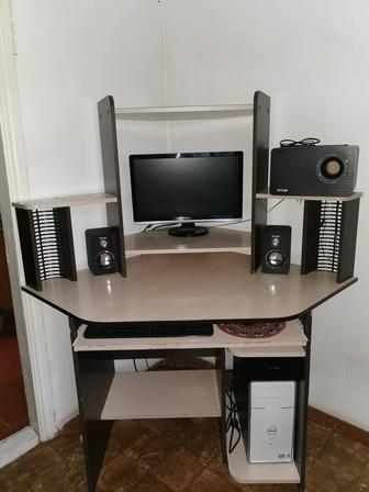 Продам б/у компьютерный стол
