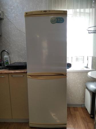 Холодильники двухкамерный