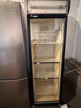 Продается витринный холодильник по хорошей цене
