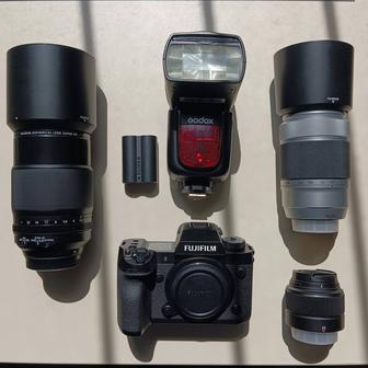 Комплект Fujifilm X-H2 и объективы с аксессуарами