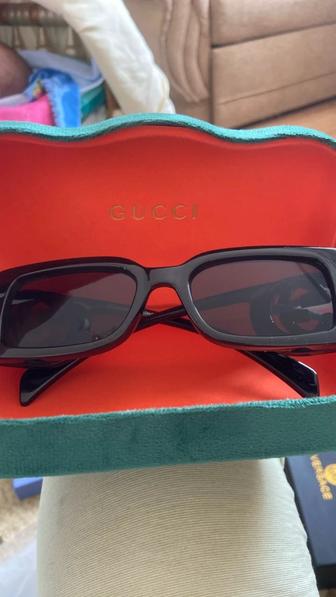 Сонцезащитные очки Gucci