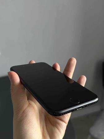 Продам Iphone 7 black, 32GB ( в подарок airpods 2ng generation)