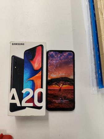 Samsung A20 в хорошем состоянии