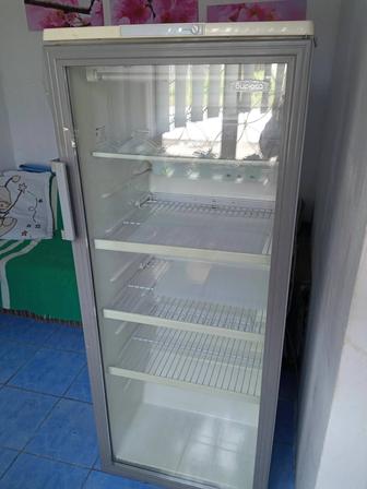 Продается холодильник ветрина