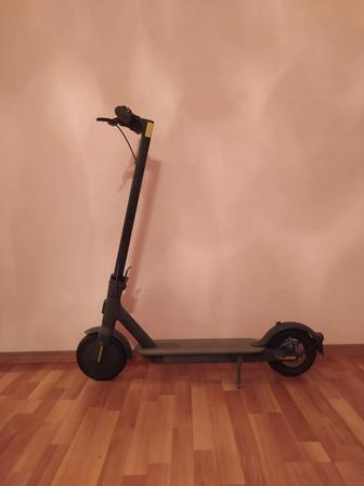 Электросамокат Xiaomi Mi Electric Scooter 3, 25 км/ч, 30 км, Чёрный