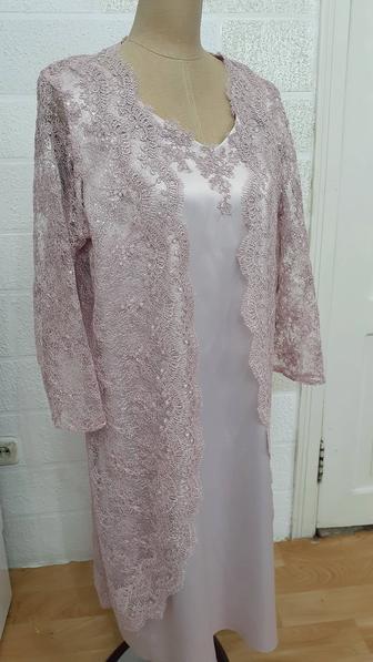 Платье с кружевной накидкойэ 48-50 размера