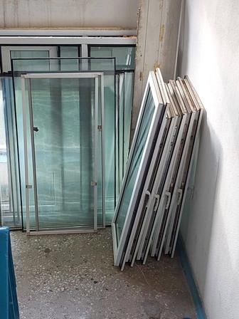 Пластиковые окна 2 шт 140-130 и для балкона 2 шт р