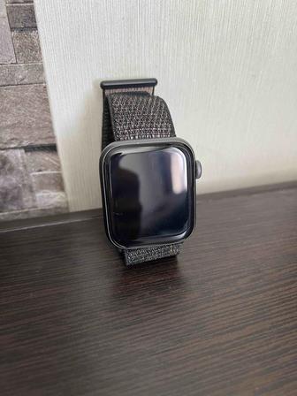 Продаю часы Apple Watch 4 серии