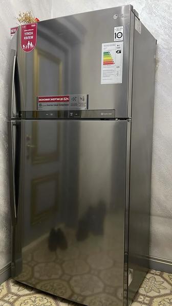 Продам новый холодильник lg большой