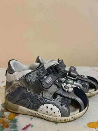 Детские обуви для девочки сандали