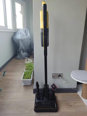 Вертикальный беспроводной пылесос Karcher