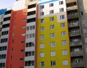 Покраска фасадов зданий.