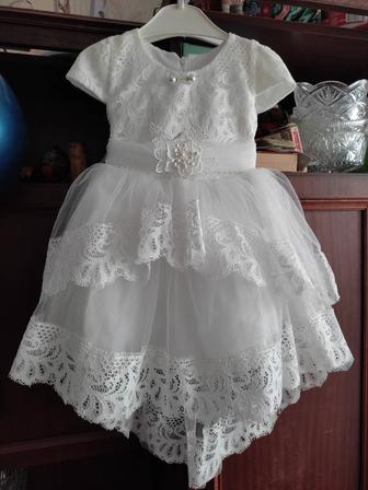 Детское праздничное платье на 1 год +/- с королевским шлейфом