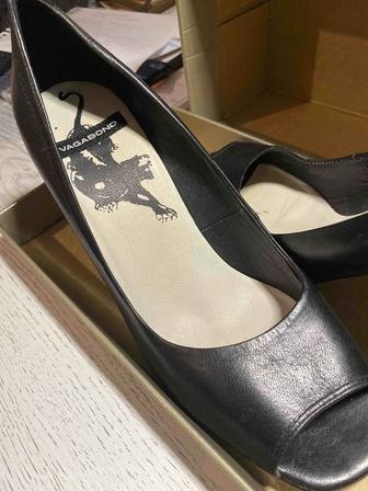 Продам черные кожаные туфли «Vagabond» 37 размере