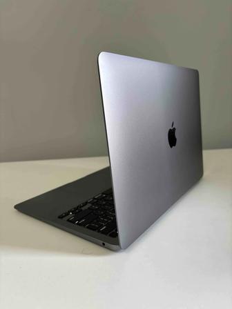 MacBook Air M1 2020 Space Gray / 8gb / 256SSD