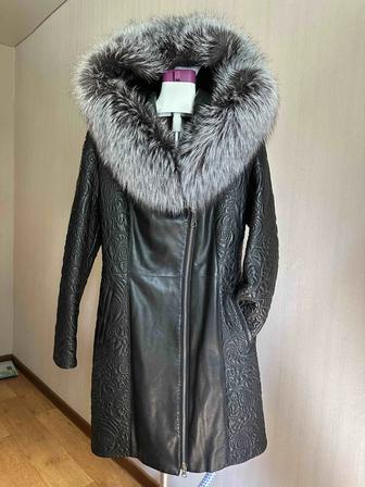 Продажа кожаного пальто с чернобуркой