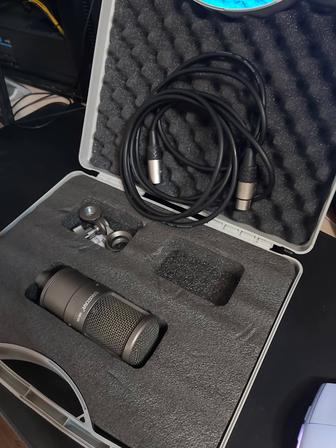 Продам микрофон TAKSTAR SM-8B