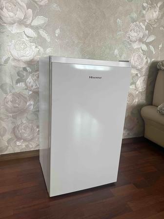 Холодильник Hisense RR121D4AW1 белый