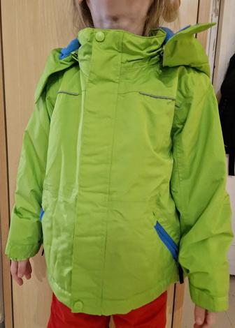Куртка на 4-5 лет