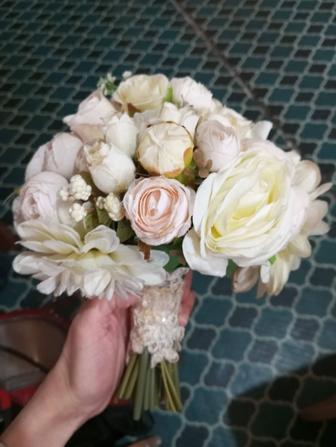 Продам свадебный букет из искусственных цветов