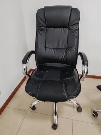Продам офисные кресла б/у