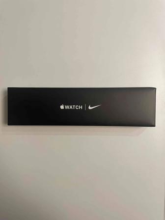 Продаю Apple Watch Nike SE 44mm