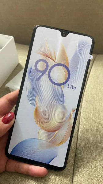 Продам телефон новый Honor 90 Lite