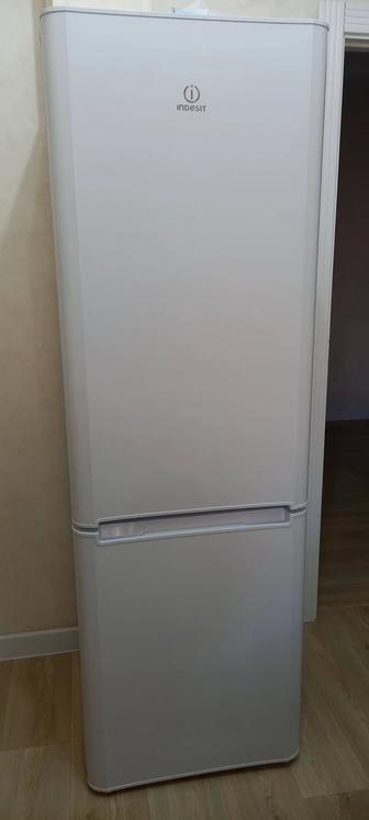 Холодильник б/у в не рабочем состоянии