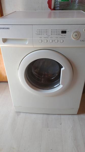 Машинка стиральная автомат