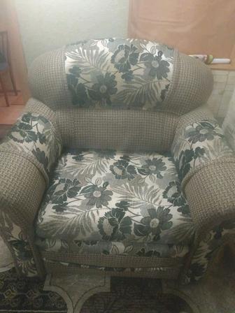 Продам кресло+угловой диван б/у