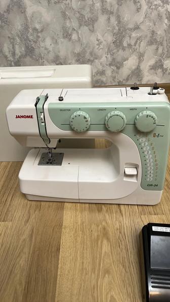 Продам швейную машинку Janome GR-24