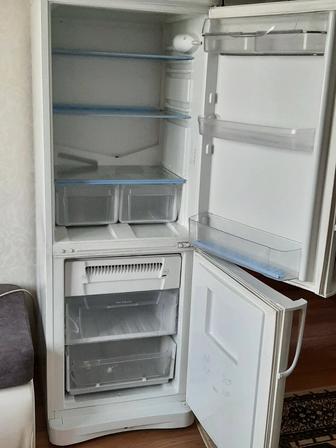Холодильник б/у,в рабочем состоянии