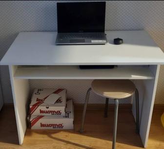 Продам почти новый письменный стол