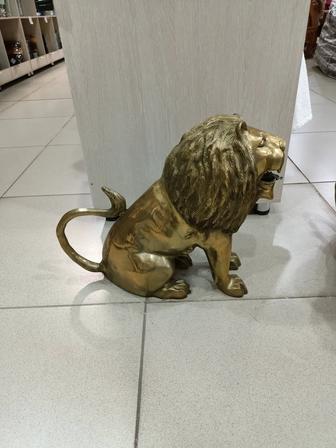 Продам льва из бронзы