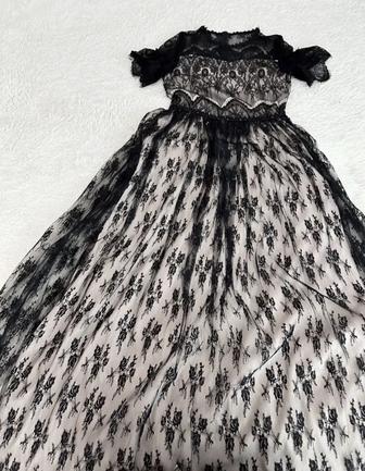 Длинное кружевное платье Valentino