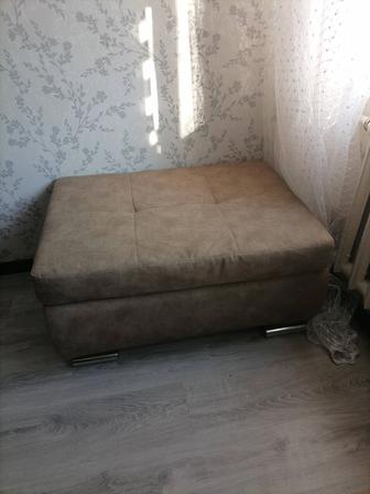 Продам угловой диван Пума с пуфом (дивану всего 1 год)