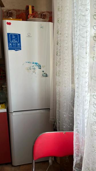 Холодильник Индезит (Б/у)!