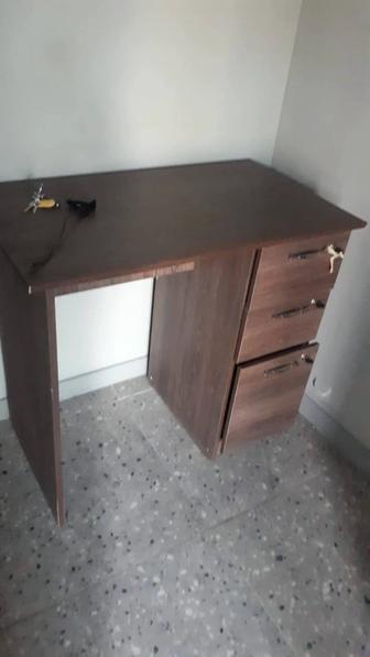 Продам письменный стол