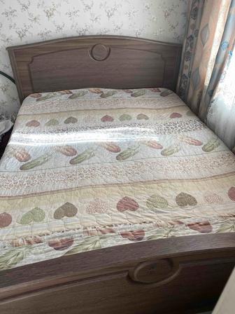 Продам спальный гарнитур кровать