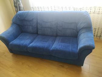 Продам диван-кровать с креслами