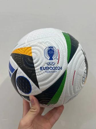 Футбольный мяч Euro 2024