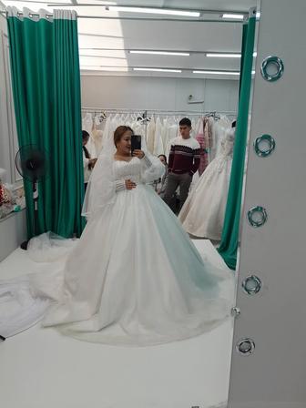 Срочна продам свадебные платье
