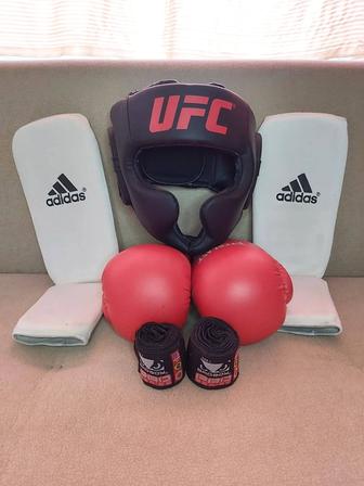 Продам перчатки, шлем и экипировку для боевых исскуств, бокса