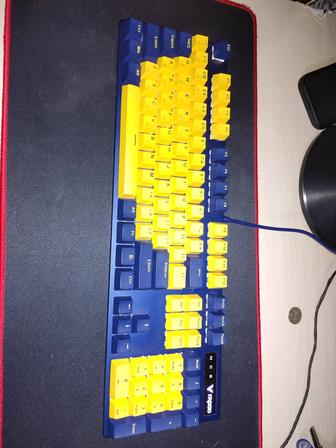 Продаю механическую клавиатуру Rapoo V500PRO