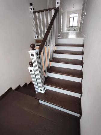 Изготовление и реставрация лестниц и дверей