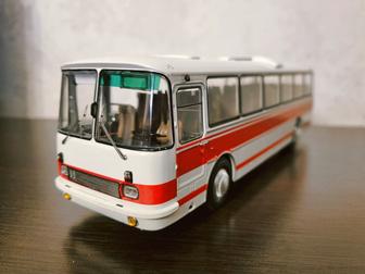 Продам модель автобуса лаз 699р