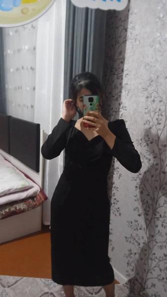 чёрный вечерний платье