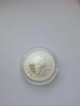 Монета серебряная muhtar ayezov