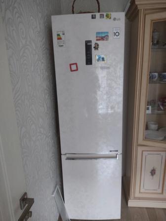 Продам холодильник марки LG