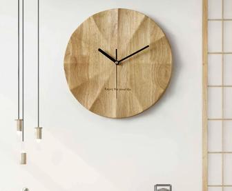 Часы из массива дерева в японском стиле